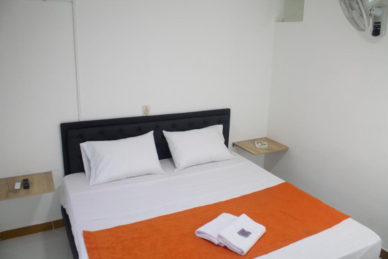 Hotel Picasso 70 Medellín Buitenkant foto