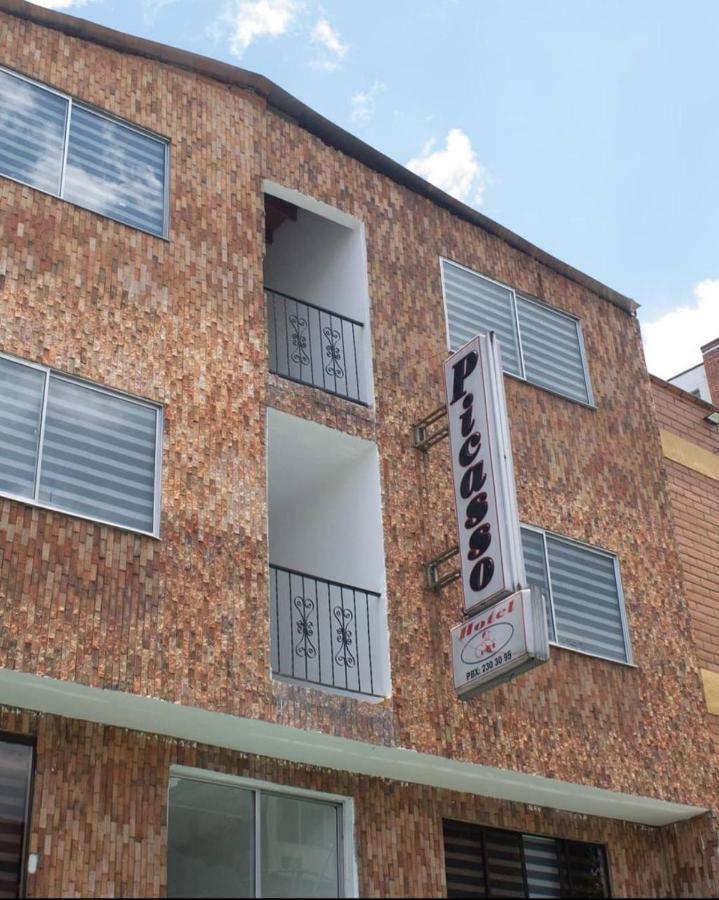 Hotel Picasso 70 Medellín Buitenkant foto