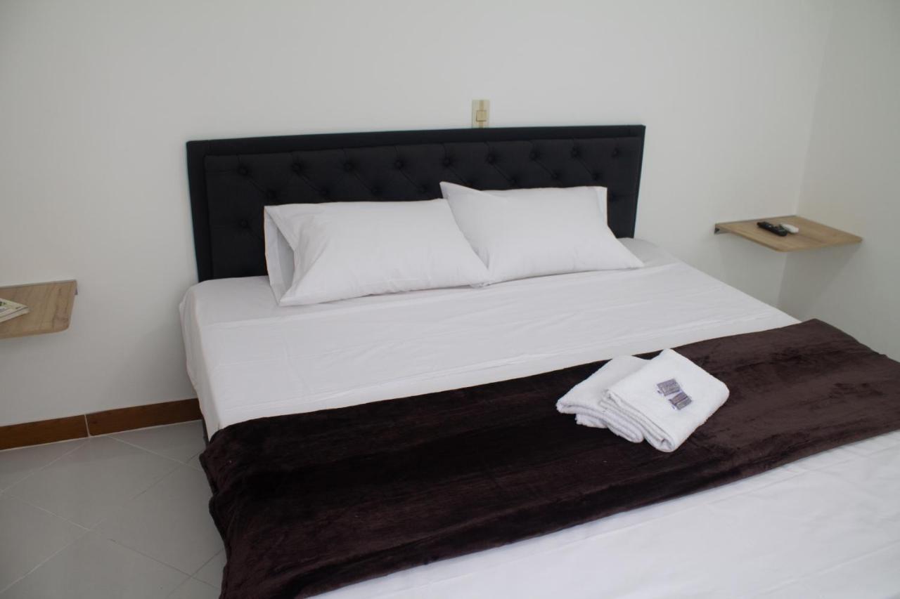 Hotel Picasso 70 Medellín Buitenkant foto