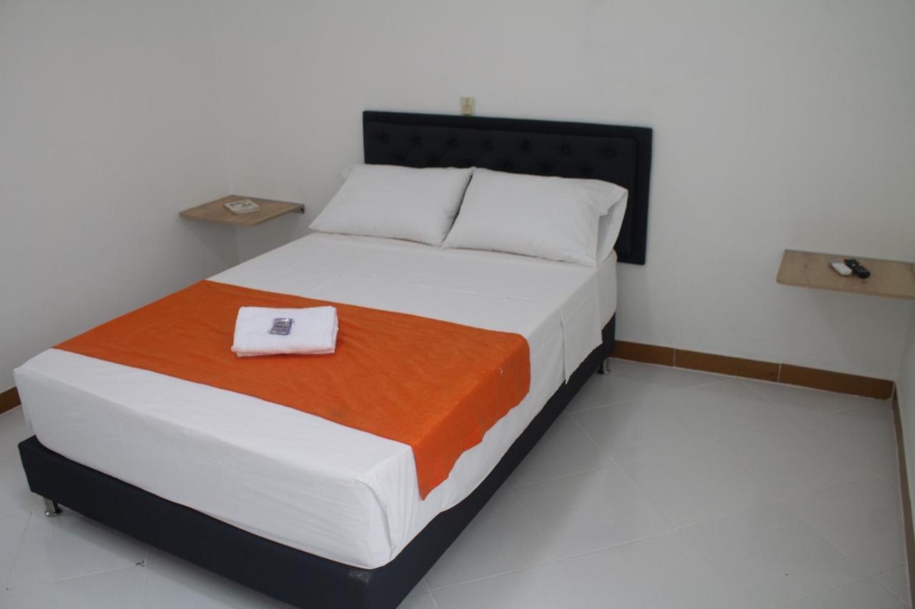 Hotel Picasso 70 Medellín Buitenkant foto