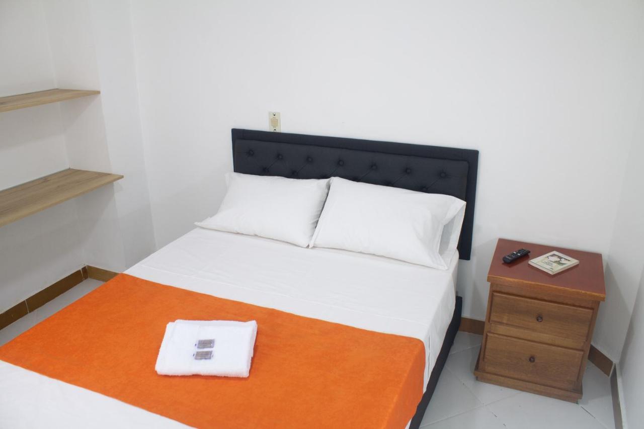 Hotel Picasso 70 Medellín Buitenkant foto