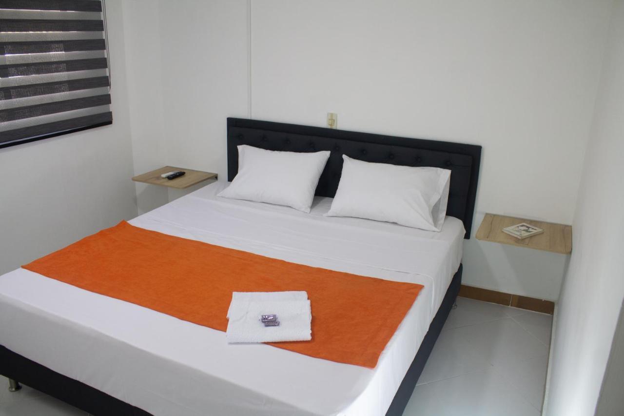 Hotel Picasso 70 Medellín Buitenkant foto