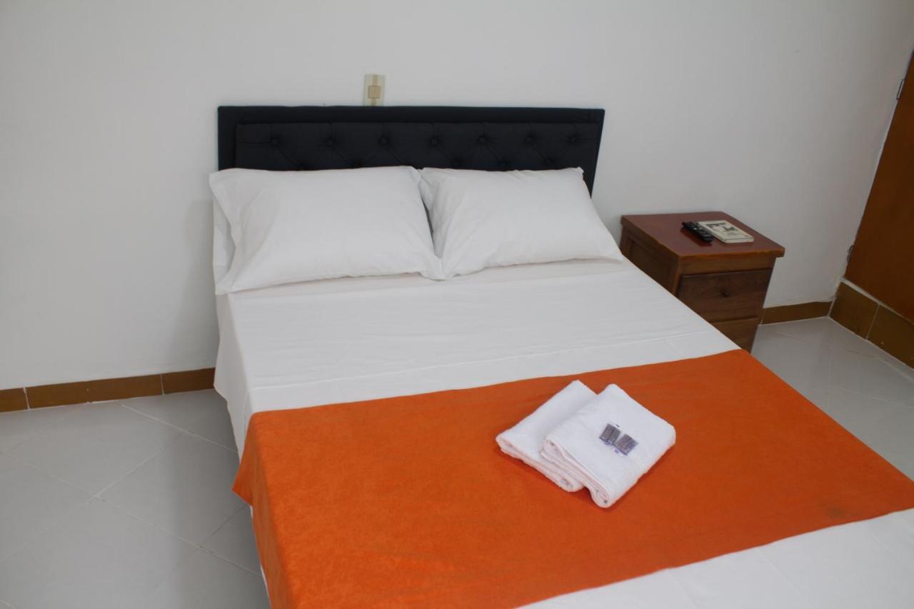 Hotel Picasso 70 Medellín Buitenkant foto