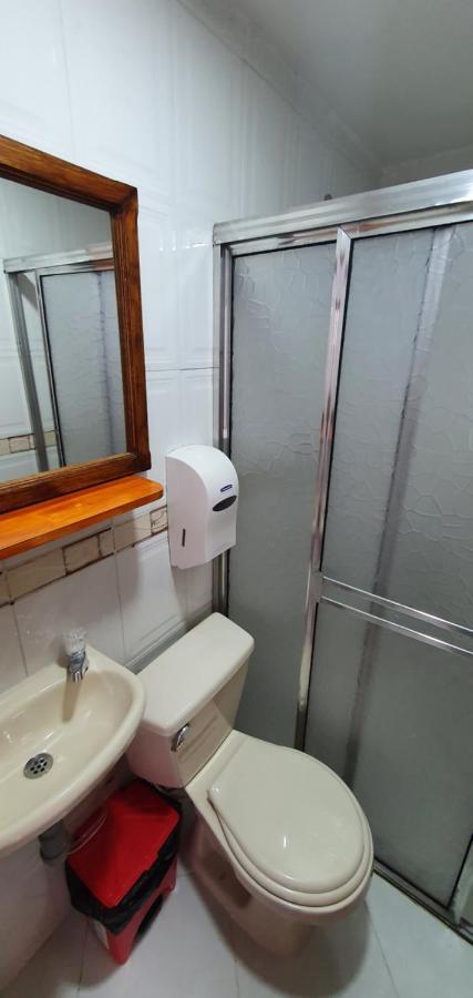 Hotel Picasso 70 Medellín Buitenkant foto
