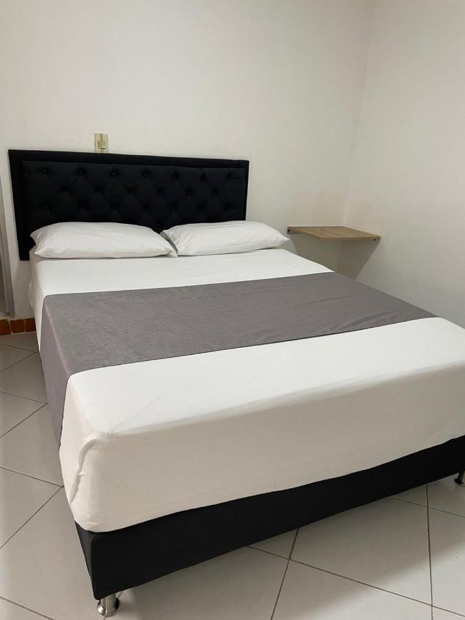 Hotel Picasso 70 Medellín Buitenkant foto