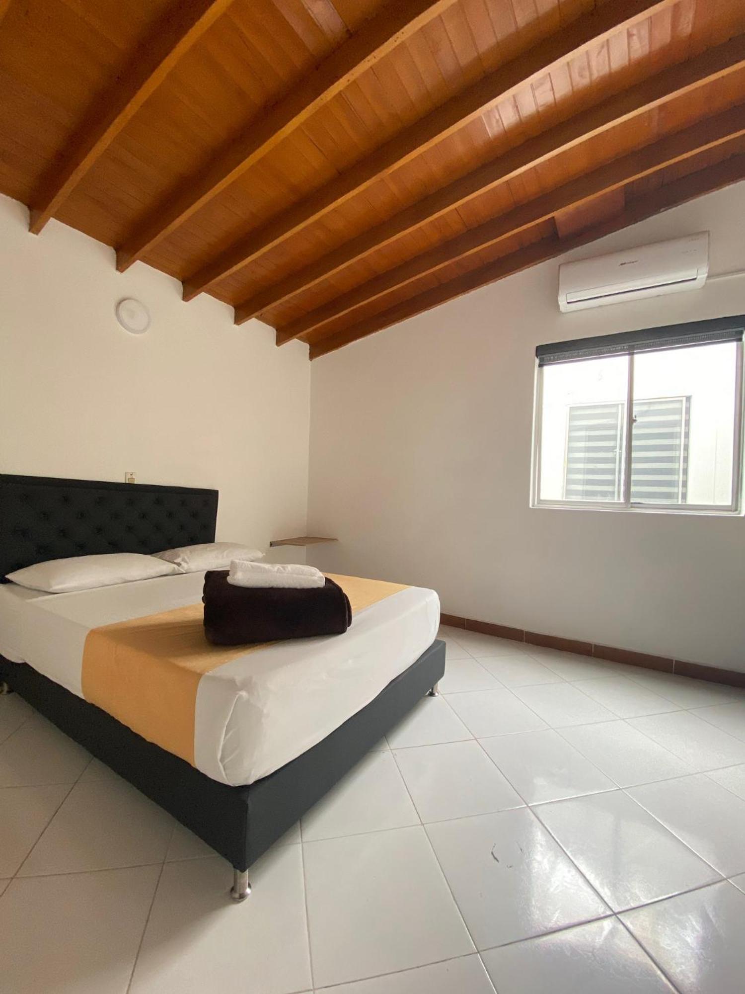 Hotel Picasso 70 Medellín Buitenkant foto